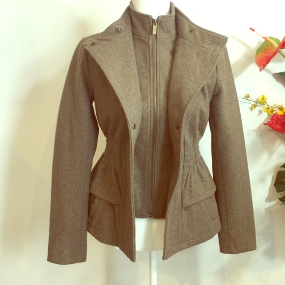 New York & Company Crop Coat. - Picture 1 of 5